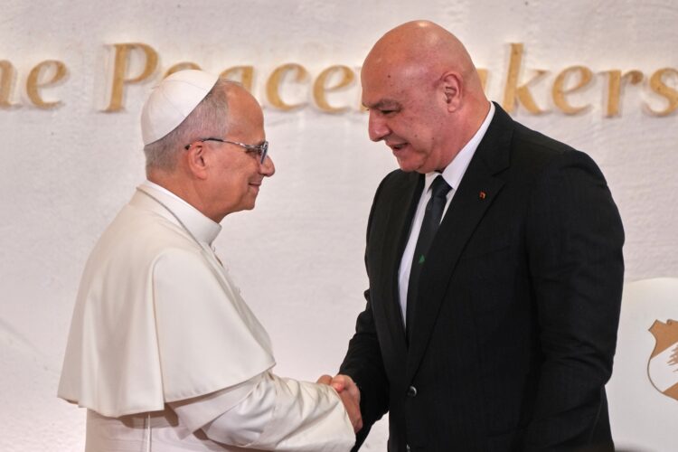Pope Brings Message of Hope, Calls on Lebanese Leaders To Make Peace